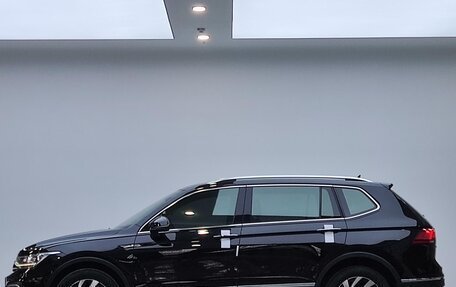 Volkswagen Tiguan II, 2022 год, 2 391 000 рублей, 4 фотография