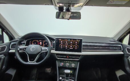 Volkswagen Tiguan II, 2022 год, 2 391 000 рублей, 8 фотография