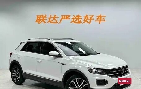 Volkswagen T-Roc I, 2022 год, 1 916 000 рублей, 3 фотография