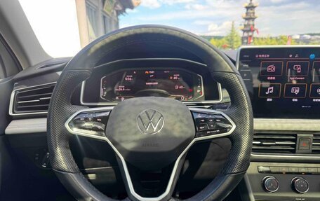 Volkswagen Tiguan II, 2022 год, 2 430 000 рублей, 10 фотография