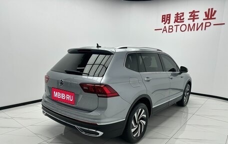 Volkswagen Tiguan II, 2023 год, 1 900 000 рублей, 4 фотография