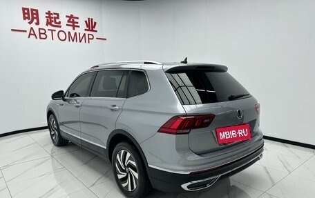 Volkswagen Tiguan II, 2023 год, 1 900 000 рублей, 5 фотография