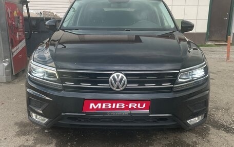 Volkswagen Tiguan II, 2019 год, 3 000 000 рублей, 1 фотография