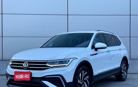 Volkswagen Tiguan II, 2022 год, 2 381 000 рублей, 1 фотография