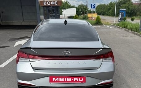 Hyundai Elantra, 2021 год, 2 100 000 рублей, 6 фотография