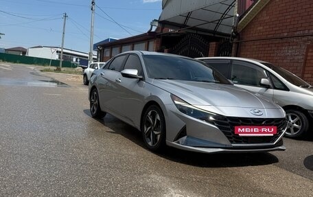 Hyundai Elantra, 2021 год, 2 100 000 рублей, 2 фотография