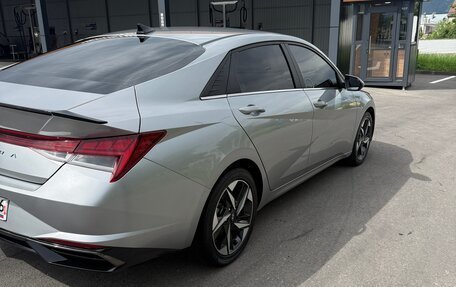 Hyundai Elantra, 2021 год, 2 100 000 рублей, 8 фотография