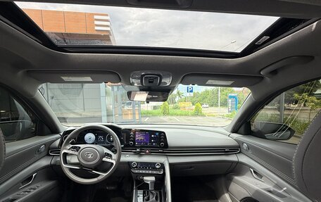 Hyundai Elantra, 2021 год, 2 100 000 рублей, 13 фотография