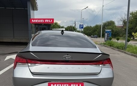 Hyundai Elantra, 2021 год, 2 100 000 рублей, 17 фотография