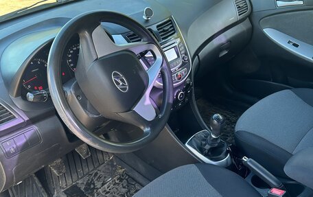 Hyundai Solaris II рестайлинг, 2012 год, 599 000 рублей, 5 фотография
