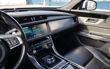 Jaguar XF II, 2018 год, 2 490 000 рублей, 11 фотография