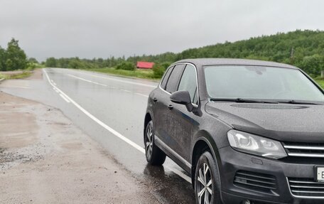 Volkswagen Touareg III, 2010 год, 1 940 000 рублей, 2 фотография