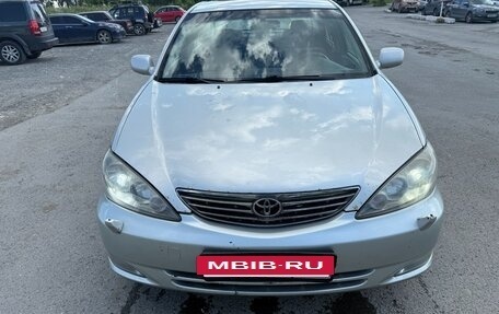 Toyota Camry V40, 2003 год, 900 000 рублей, 3 фотография