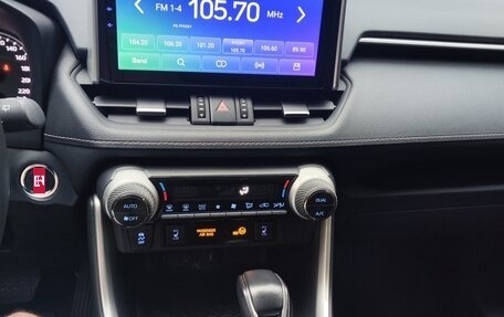 Toyota RAV4, 2021 год, 3 510 000 рублей, 5 фотография