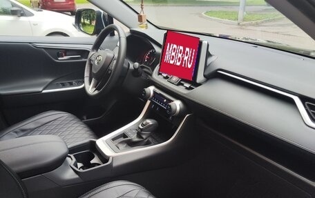 Toyota RAV4, 2021 год, 3 510 000 рублей, 11 фотография