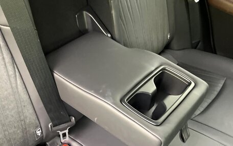 Toyota Harrier, 2025 год, 3 700 000 рублей, 24 фотография