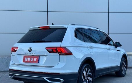 Volkswagen Tiguan II, 2022 год, 2 381 000 рублей, 4 фотография