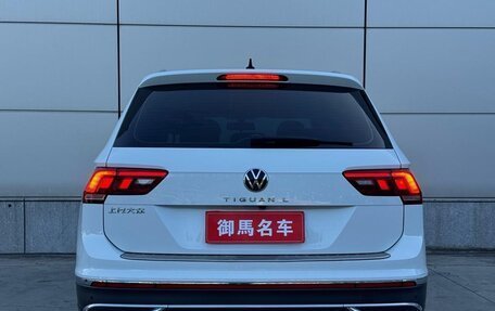 Volkswagen Tiguan II, 2022 год, 2 381 000 рублей, 5 фотография