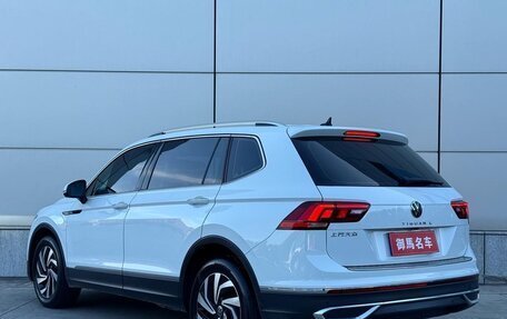 Volkswagen Tiguan II, 2022 год, 2 381 000 рублей, 6 фотография
