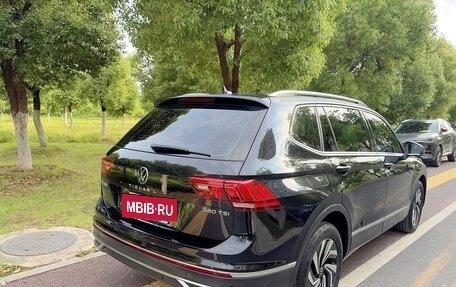 Volkswagen Tiguan II, 2022 год, 2 342 000 рублей, 4 фотография