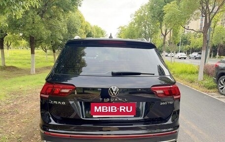 Volkswagen Tiguan II, 2022 год, 2 342 000 рублей, 5 фотография