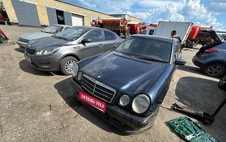 Mercedes-Benz E-Класс, 1996 год, 230 000 рублей, 2 фотография