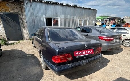 Mercedes-Benz E-Класс, 1996 год, 230 000 рублей, 7 фотография