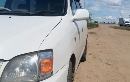 Toyota Gaia, 2001 год, 400 000 рублей, 2 фотография