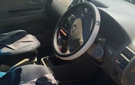 Toyota Gaia, 2001 год, 400 000 рублей, 8 фотография