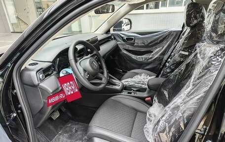 Honda Vezel, 2024 год, 2 100 000 рублей, 3 фотография