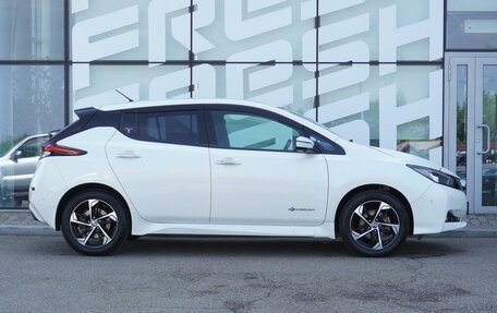 Nissan Leaf II, 2017 год, 1 780 000 рублей, 5 фотография