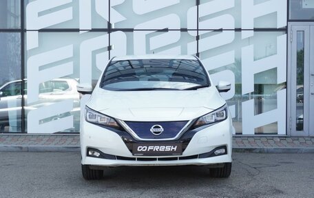 Nissan Leaf II, 2017 год, 1 780 000 рублей, 2 фотография
