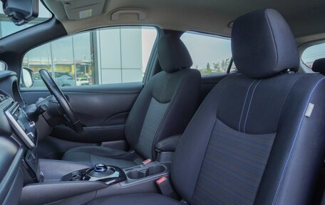 Nissan Leaf II, 2017 год, 1 780 000 рублей, 16 фотография