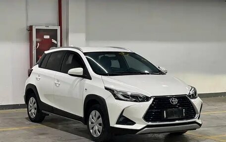 Toyota Yaris XP150 рестайлинг, 2022 год, 1 335 000 рублей, 3 фотография