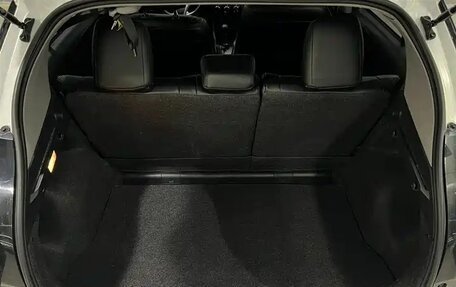 Toyota Yaris XP150 рестайлинг, 2022 год, 1 335 000 рублей, 8 фотография