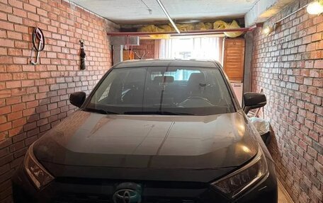 Toyota RAV4, 2019 год, 2 400 000 рублей, 1 фотография