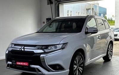 Mitsubishi Outlander III рестайлинг 3, 2022 год, 2 800 000 рублей, 1 фотография