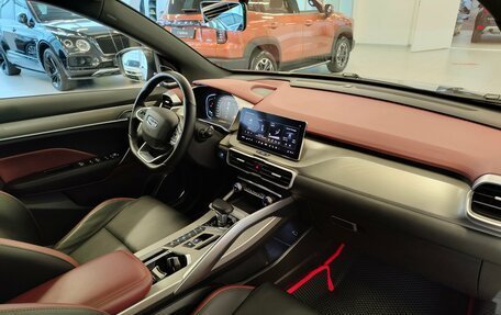 Geely Coolray I, 2023 год, 1 635 000 рублей, 8 фотография