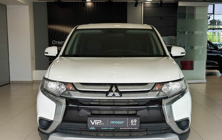 Mitsubishi Outlander III рестайлинг 3, 2017 год, 1 657 000 рублей, 2 фотография