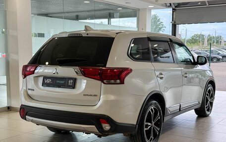 Mitsubishi Outlander III рестайлинг 3, 2017 год, 1 657 000 рублей, 6 фотография