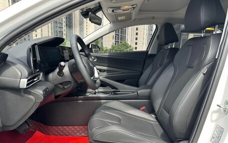 Hyundai Elantra, 2022 год, 1 140 000 рублей, 9 фотография