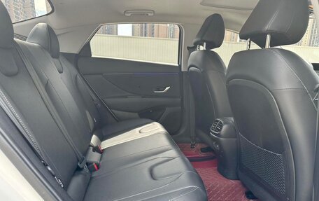 Hyundai Elantra, 2022 год, 1 140 000 рублей, 15 фотография