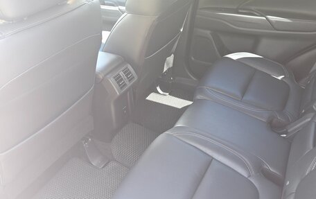 Mitsubishi Outlander III рестайлинг 3, 2020 год, 2 550 000 рублей, 16 фотография