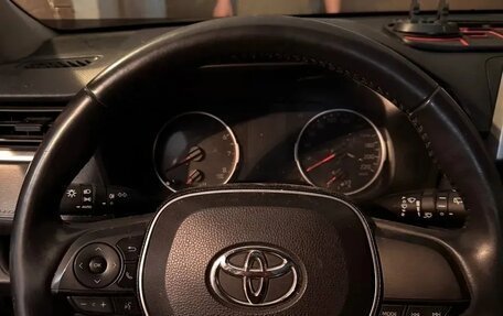 Toyota RAV4, 2019 год, 2 400 000 рублей, 4 фотография