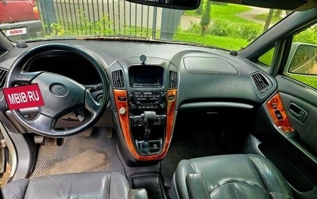 Lexus RX IV рестайлинг, 1999 год, 560 000 рублей, 33 фотография