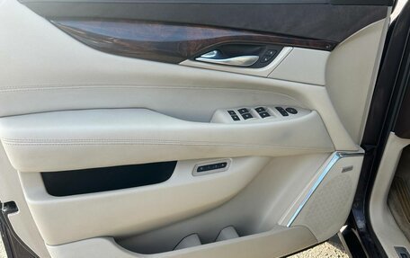 Cadillac Escalade IV, 2015 год, 2 499 000 рублей, 9 фотография