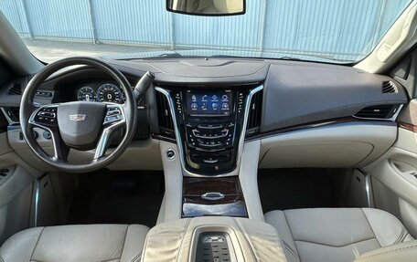 Cadillac Escalade IV, 2015 год, 2 499 000 рублей, 13 фотография