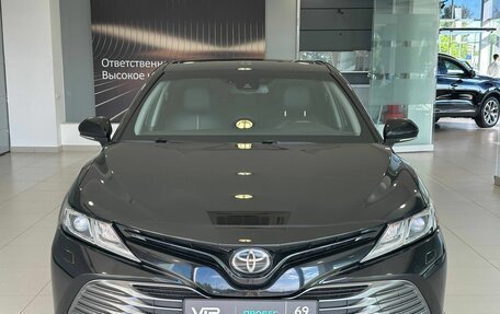 Toyota Camry, 2018 год, 2 647 000 рублей, 2 фотография