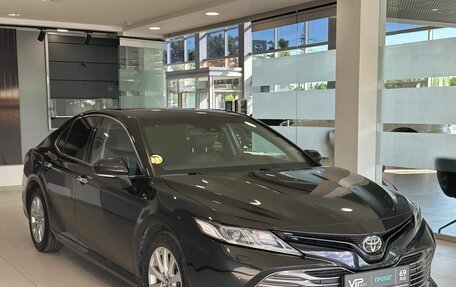 Toyota Camry, 2018 год, 2 647 000 рублей, 3 фотография