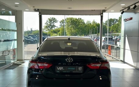 Toyota Camry, 2018 год, 2 647 000 рублей, 5 фотография